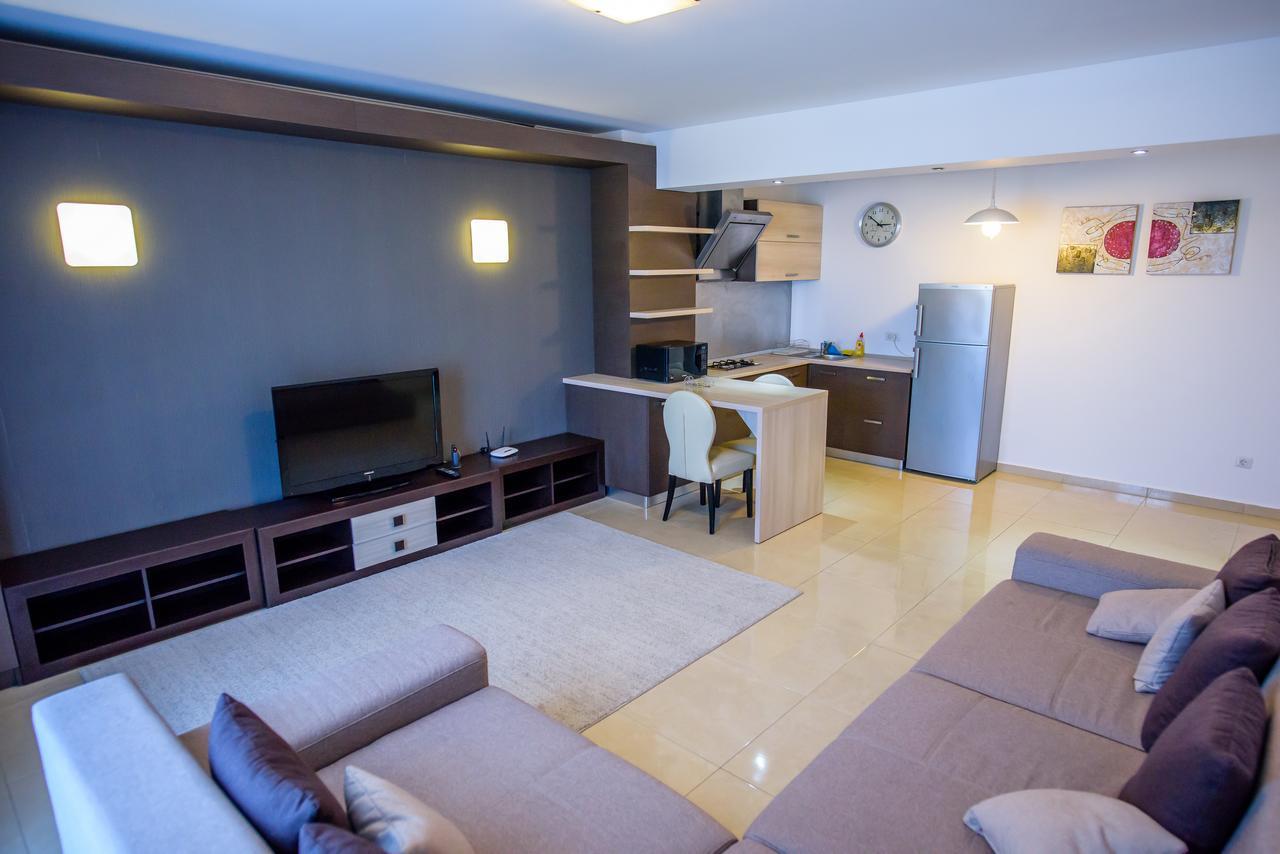 C&Y Zev Apartments มามายา ภายนอก รูปภาพ