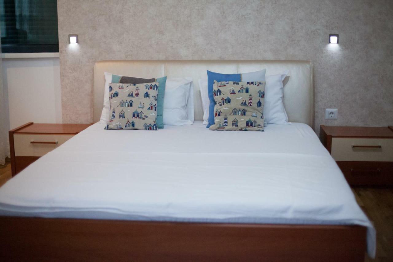 C&Y Zev Apartments มามายา ภายนอก รูปภาพ